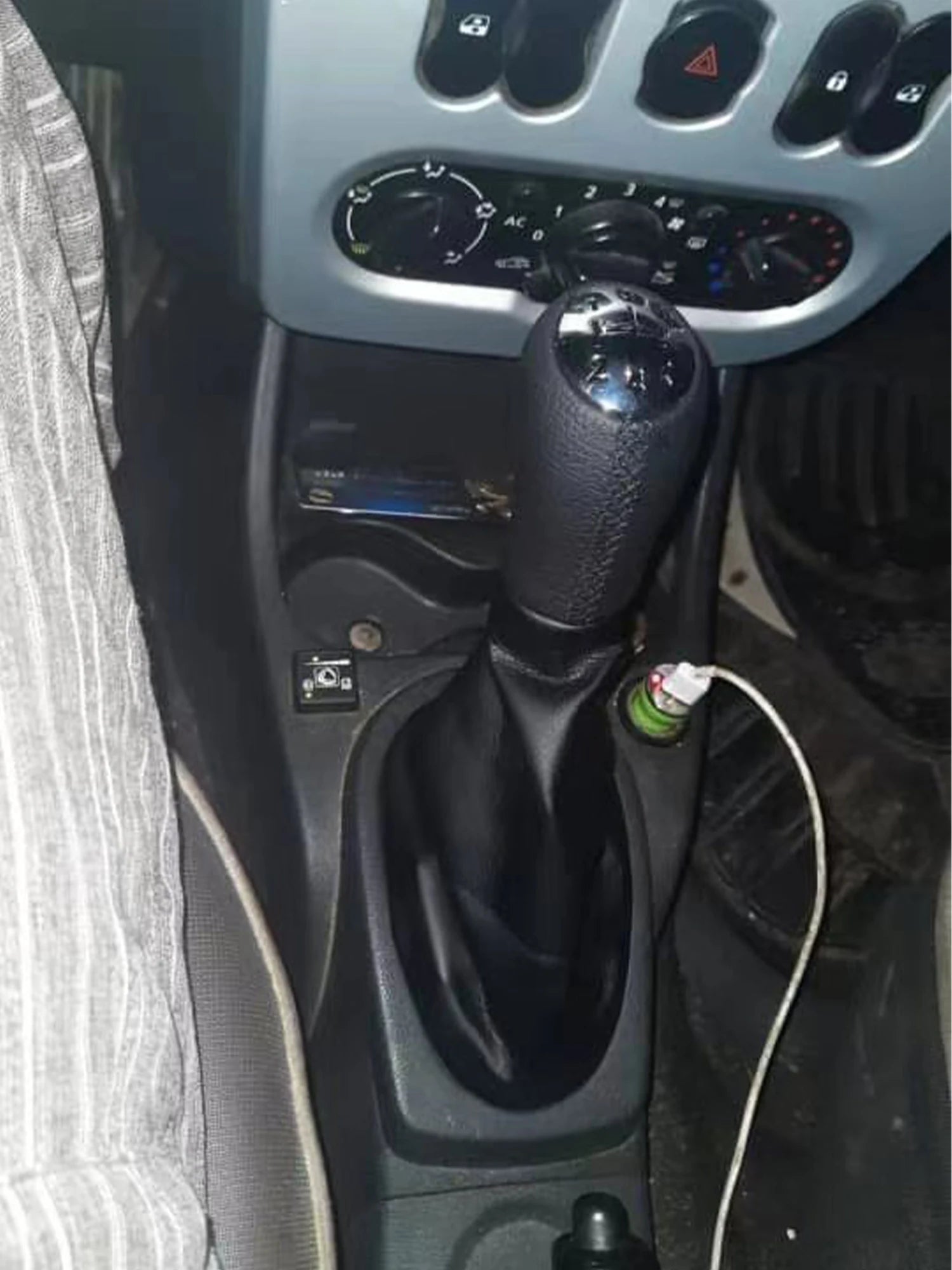 Pommeau de levier de vitesses à 5 rapports avec soufflet de protection pour Renault Clio 2, Clio 3, Mégane 2, Scénique 2, Kangoo - MS accessoires Auto